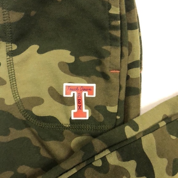 5/$10 Boys size 4 camouflage sweatpants - Picture 2 of 8